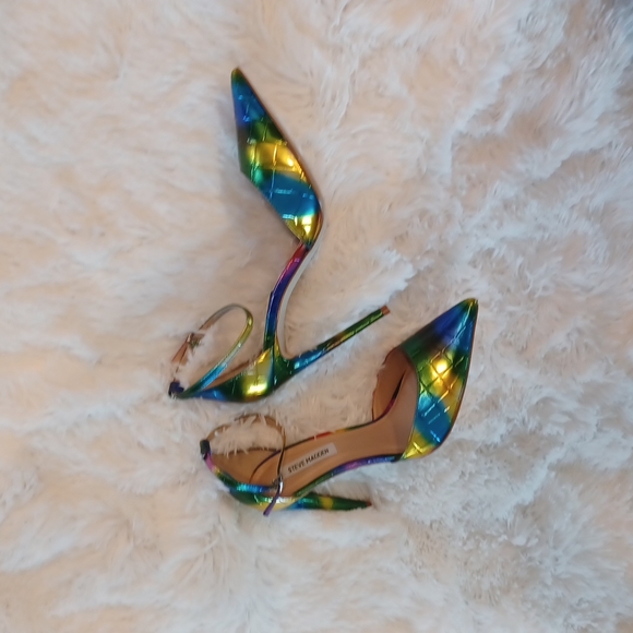 Steve Madden Alisha-R Metallic Rainbow women's Pump High Heels PRIDE MUTI SZS - Picture 4 of 12